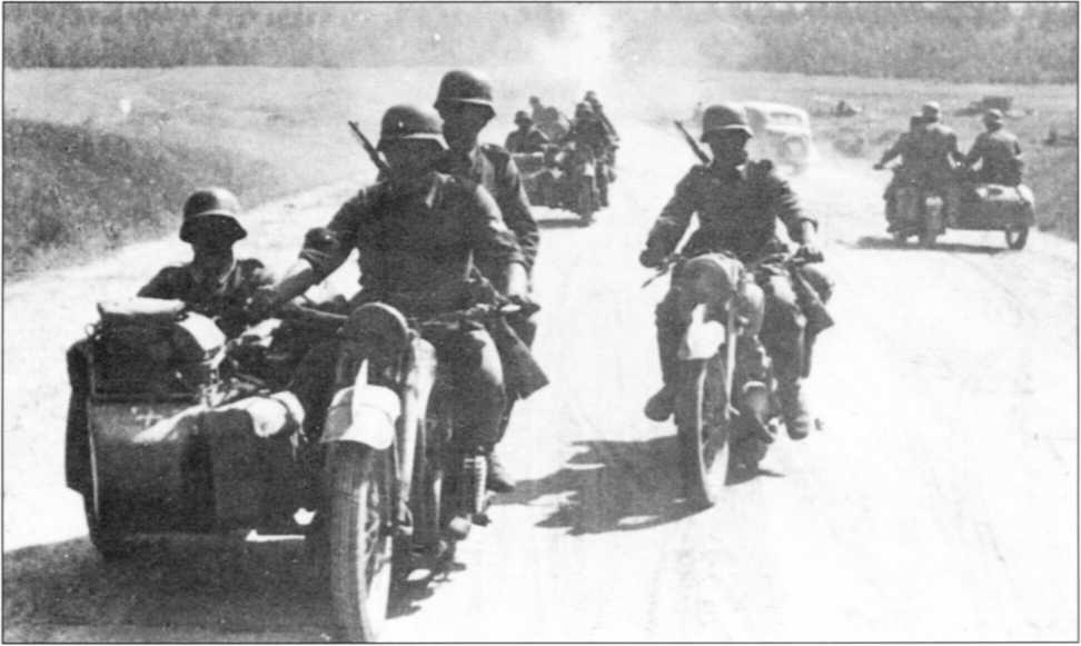 Мотоциклы Вермахта. Военное фото. Иллюстрация 36