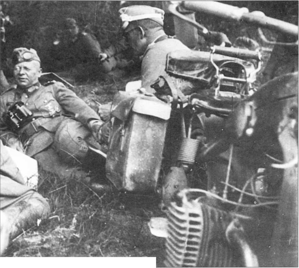 Мотоциклы Вермахта. Военное фото. Иллюстрация 40