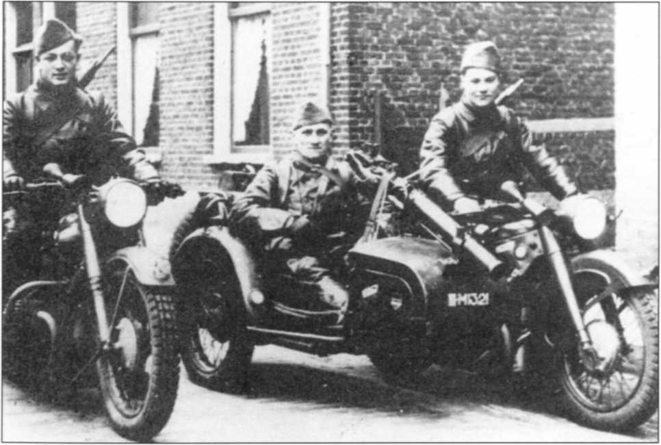 Мотоциклы Вермахта. Военное фото. Иллюстрация 96