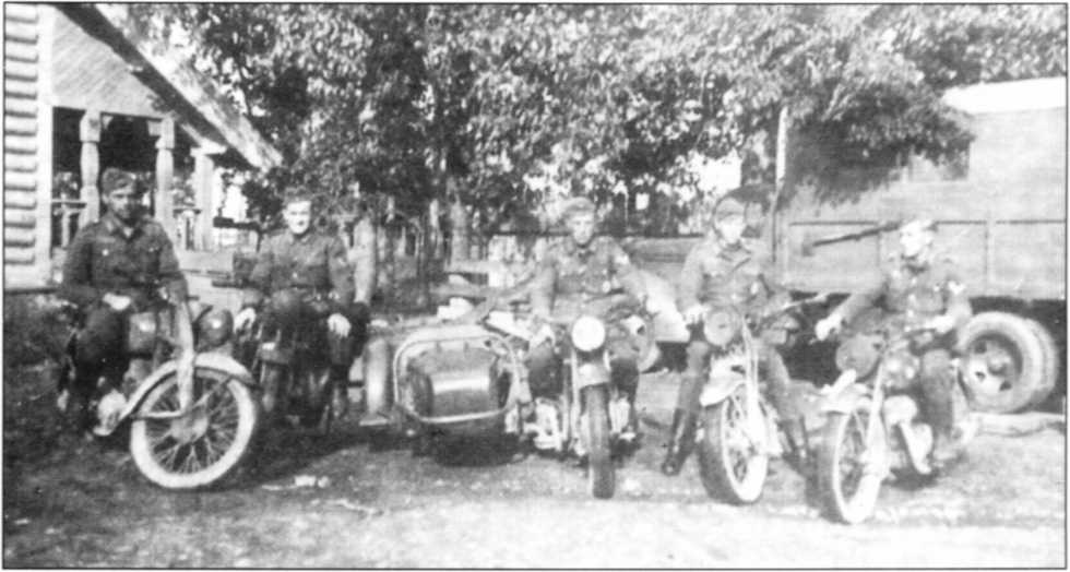 Мотоциклы Вермахта. Военное фото. Иллюстрация 3